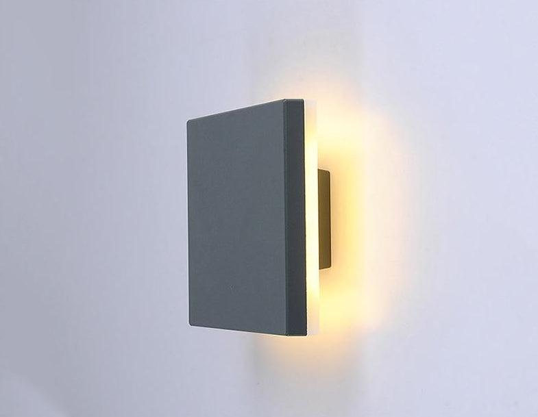 Nova - Contemporary Reflective Disc Wall Lamp - InspiraDesigns