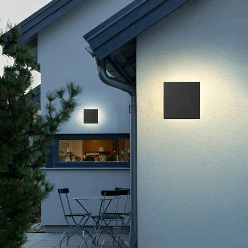 Nova - Contemporary Reflective Disc Wall Lamp - InspiraDesigns 
